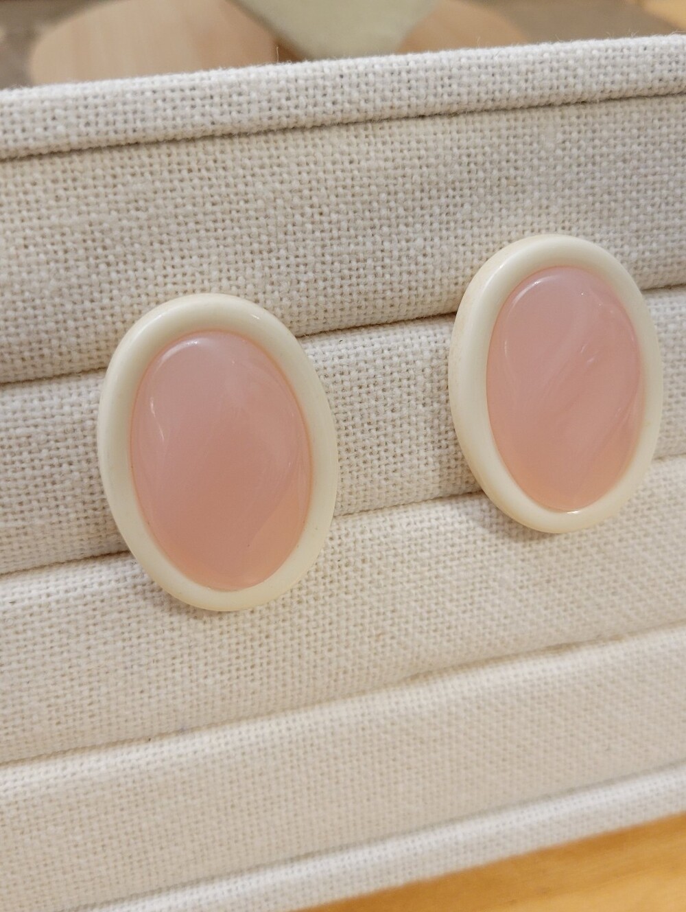 Vintage 80s Oval Earrings • Pierced • Feminine • Pink & White